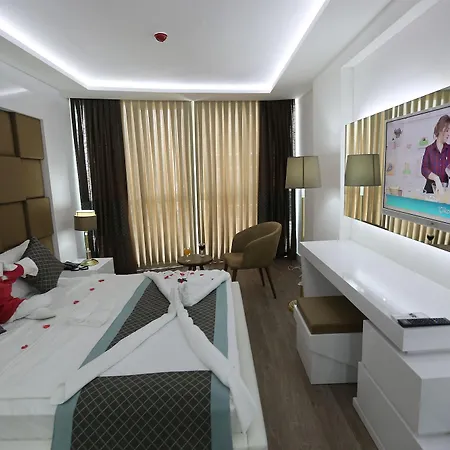Elips Royal & Hotel