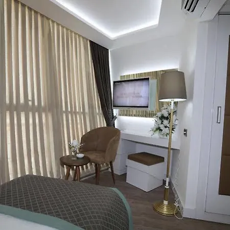 Elips Royal & 4*