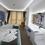 Elips Royal & 4* Antalya