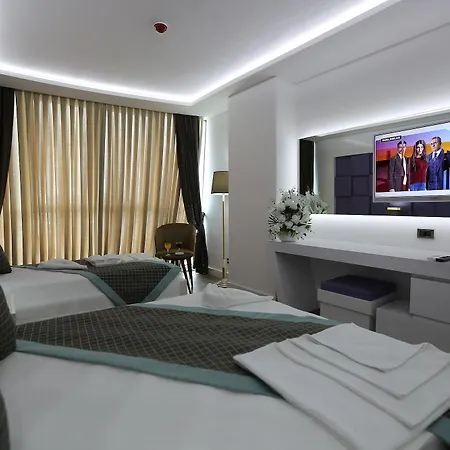 Hotell Elips Royal & 4*