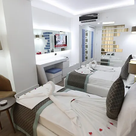 Elips Royal & Hotell 4*