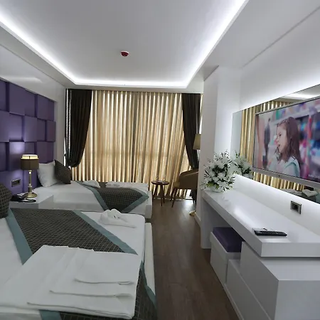 Elips Royal & Hotell 4*