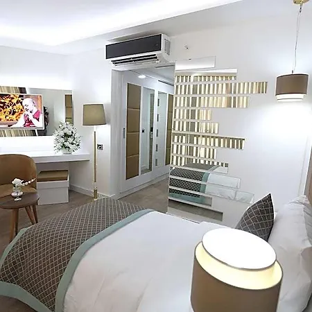 Hotel Elips Royal &