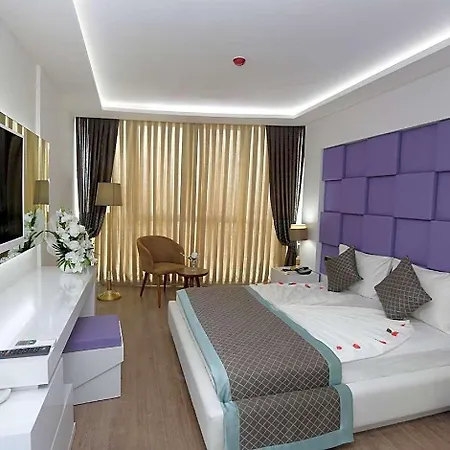 Hotell Elips Royal & 4*