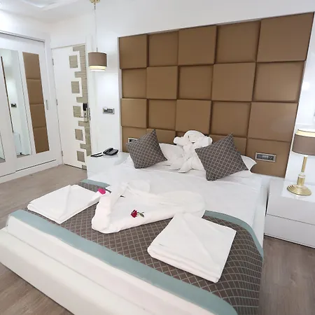 Hotel Elips Royal &