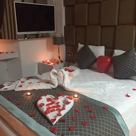 Hotell Elips Royal & 4*