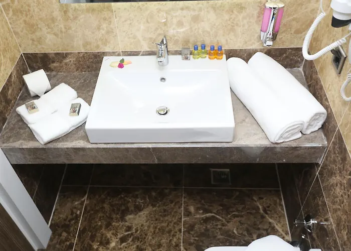 Elips Royal & Antalia