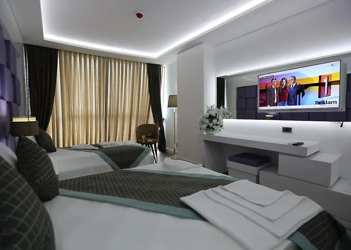 Отель Elips Royal & 4*