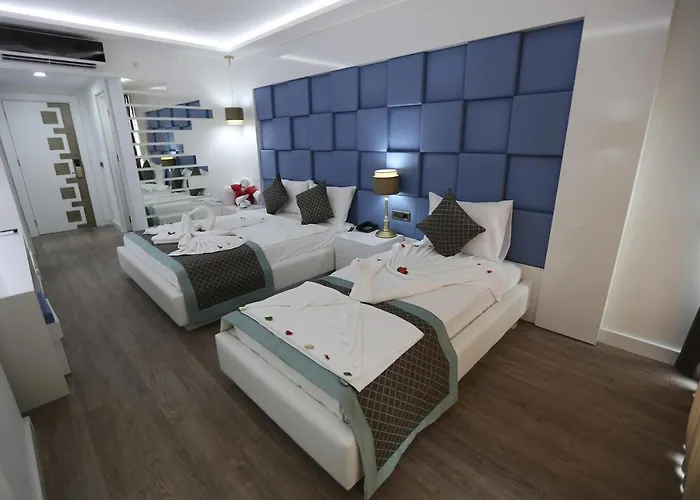 Отель Elips Royal &