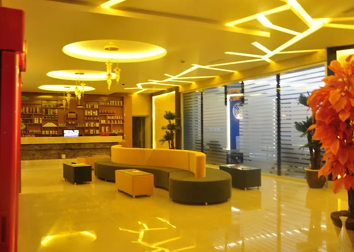 Отель Elips Royal & 4*